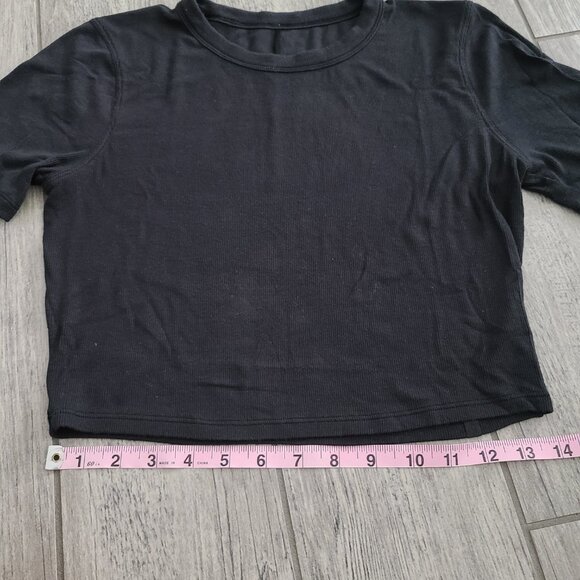 Lululemon Hold Tight Short Sleeve Black Tee Size 8 NWT - Picture 7 of 8